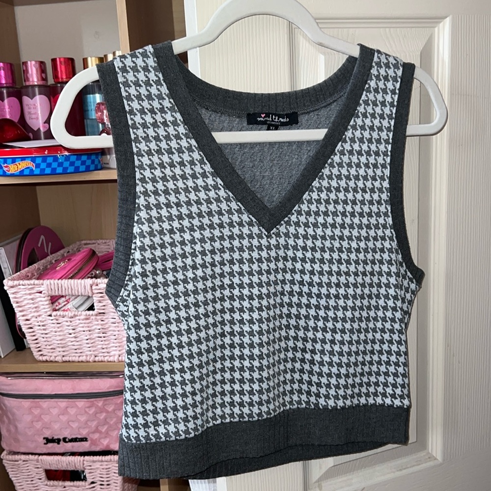 Mixed Threads Vest